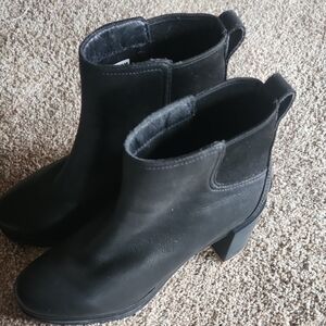 Sorel Black Heeled Boots with Chunky Heel